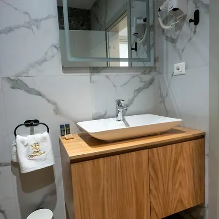 Otel Miami Golem (Tirana)