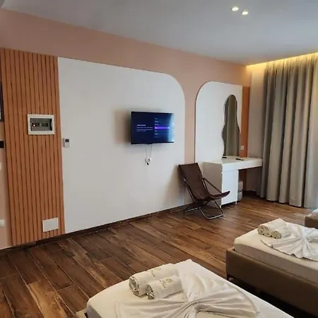 Otel Miami Golem (Tirana)