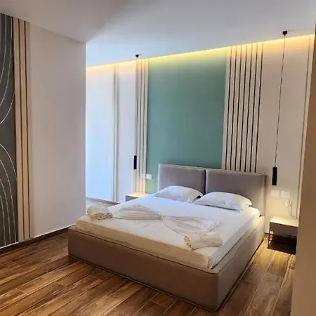 Miami Hotel *
