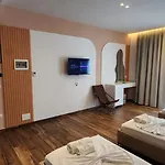 Hotel Miami Golem (Tirana)