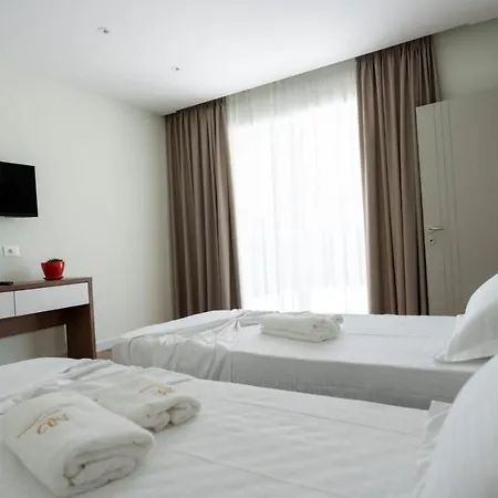 Miami Golem (Tirana)