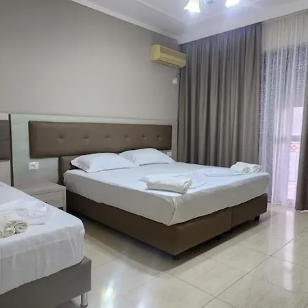 Miami Hotel *