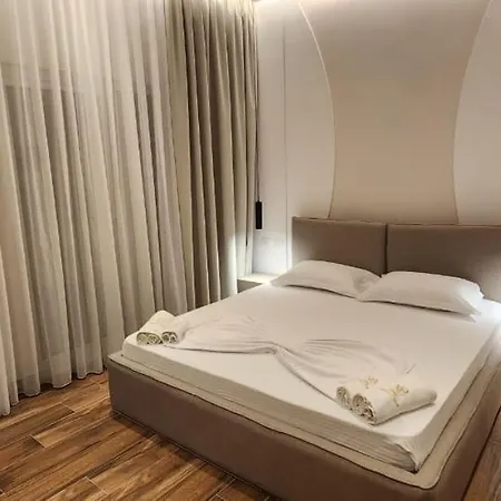 Miami Hotel *
