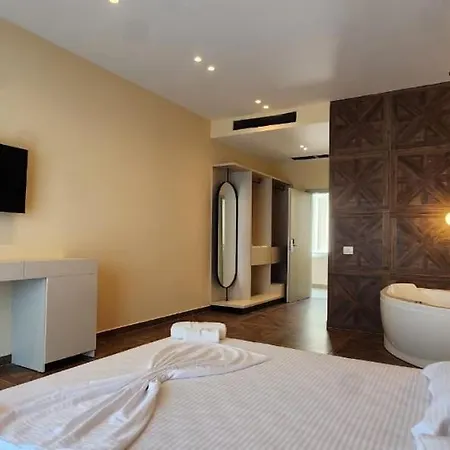 Miami * Golem (Tirana)