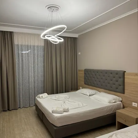 Miami * Golem (Tirana)