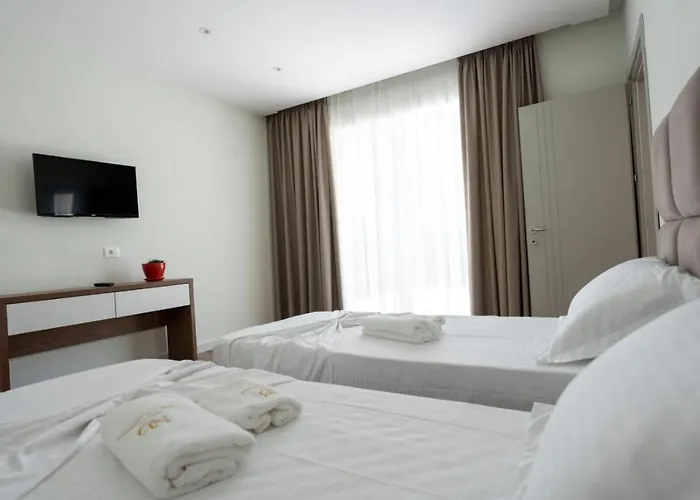 Miami Golem (Tirana)