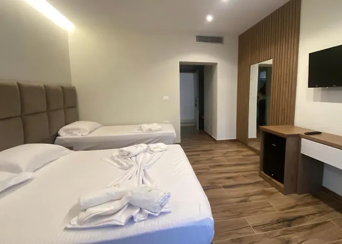 Miami Golem (Tirana)