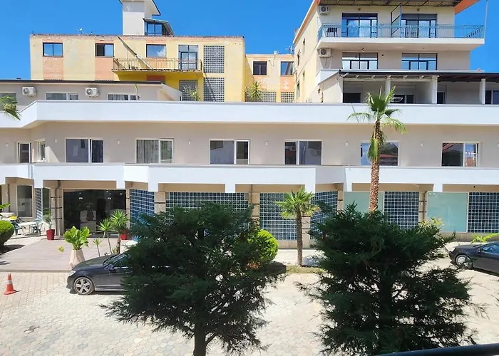 Miami * Golem (Tirana)