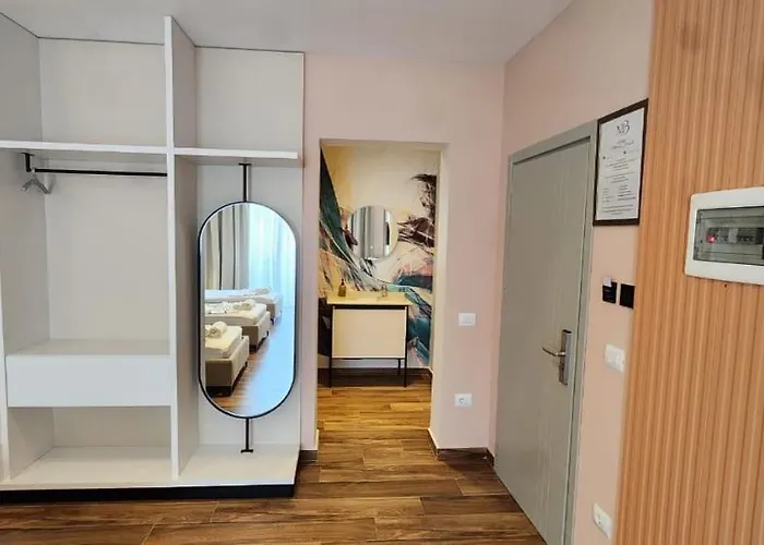 Miami * Golem (Tirana)