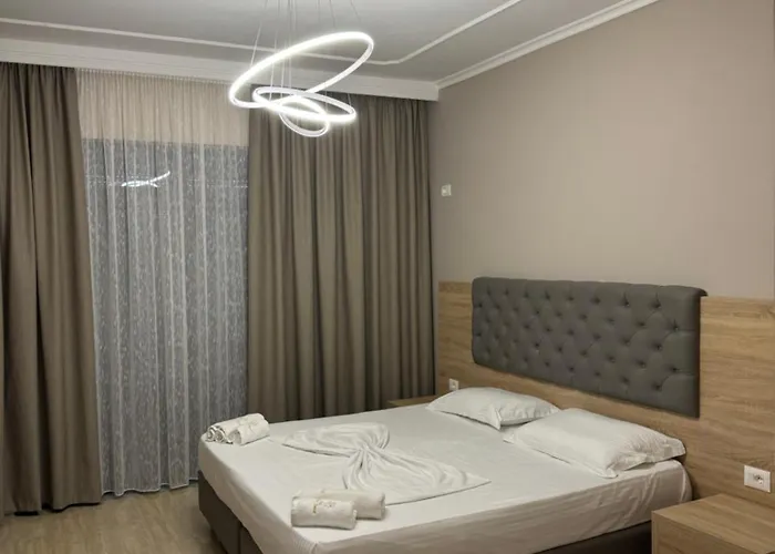 Miami * Golem (Tirana)